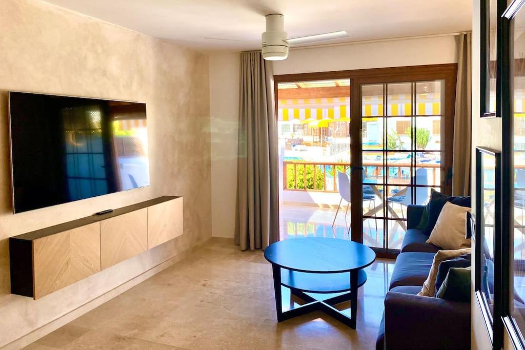 Stylish & Modern 1 Bedroom Suite On Frontline Of Playa Del Duque 阿德耶 外观 照片