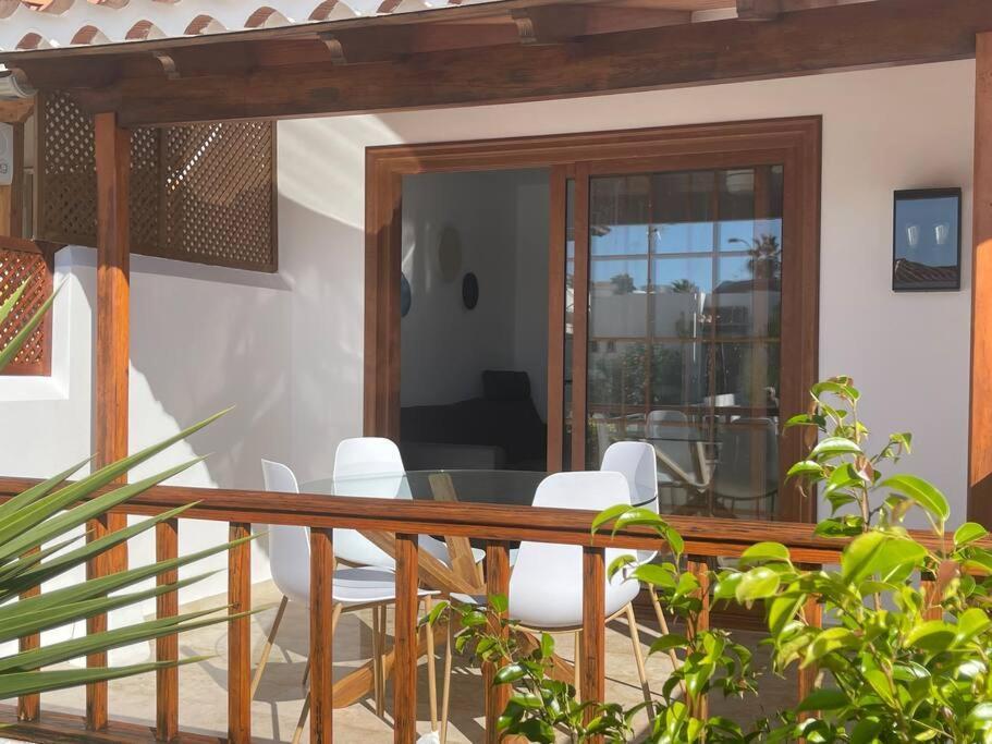Stylish & Modern 1 Bedroom Suite On Frontline Of Playa Del Duque 阿德耶 外观 照片